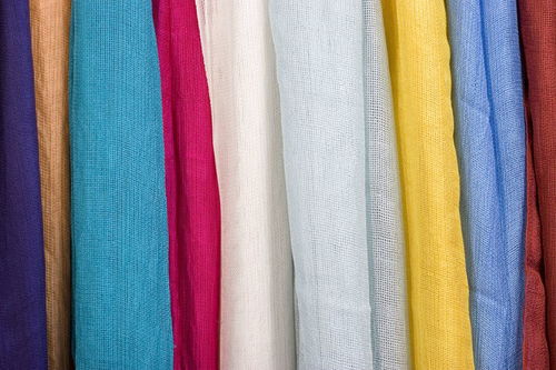 飞线针织 布面料的特性与应用